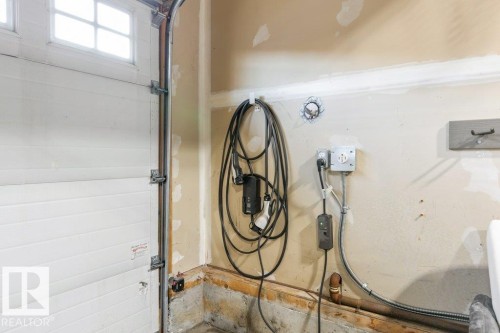 1182 Hays Drive, Edmonton, AB - Indoor