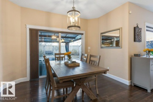 1182 Hays Drive, Edmonton, AB - Indoor Photo Showing Dining Room