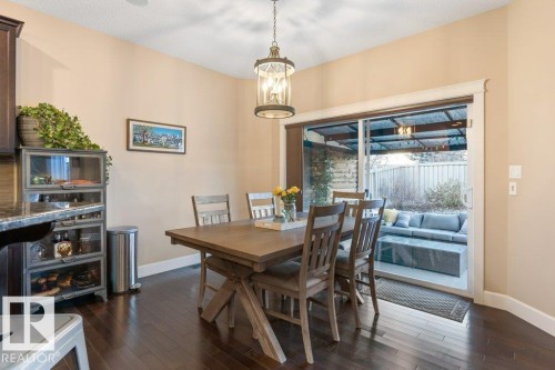 1182 Hays Drive, Edmonton, AB - Indoor Photo Showing Dining Room