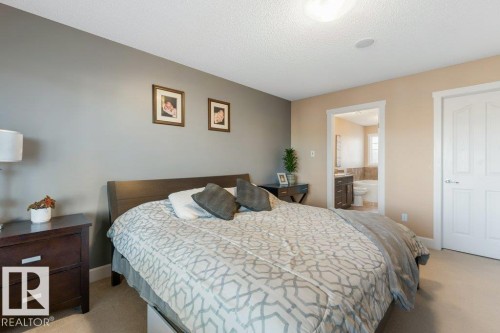 1182 Hays Drive, Edmonton, AB - Indoor Photo Showing Bedroom