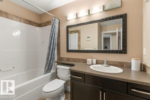 1182 Hays Drive, Edmonton, AB - Indoor Photo Showing Bathroom