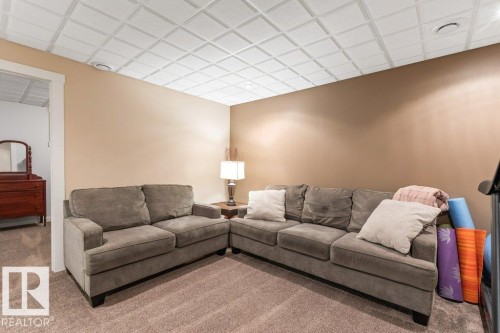1182 Hays Drive, Edmonton, AB - Indoor Photo Showing Living Room