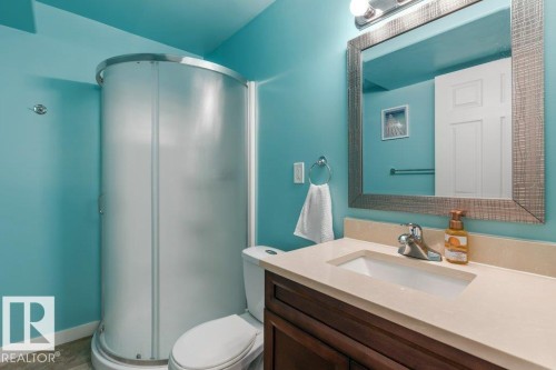 1182 Hays Drive, Edmonton, AB - Indoor Photo Showing Bathroom