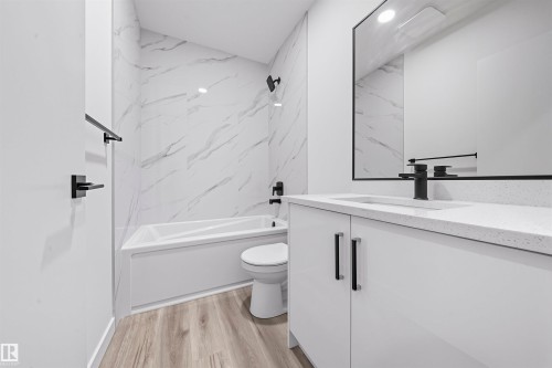 224 Lee Ridge Road, Edmonton, AB - Indoor Photo Showing Bathroom