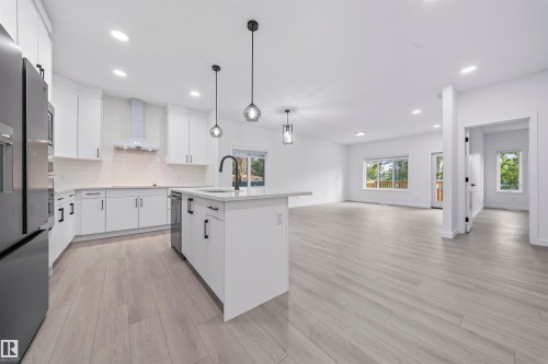 224 Lee Ridge Road, Edmonton, AB - Indoor Photo Showing Kitchen With Upgraded Kitchen