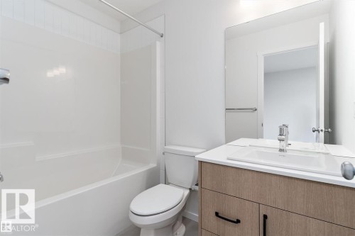 4277 Kinglet Drive, Edmonton, AB - Indoor Photo Showing Bathroom