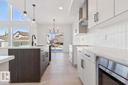 1519 Grant Way, Edmonton, AB - Indoor Photo Showing Kitchen With Upgraded Kitchen