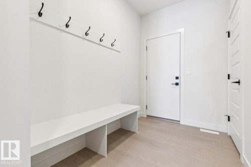 1519 Grant Way, Edmonton, AB - Indoor Photo Showing Other Room