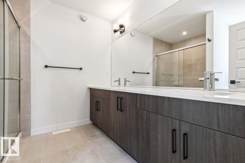 1519 Grant Way, Edmonton, AB - Indoor Photo Showing Bathroom
