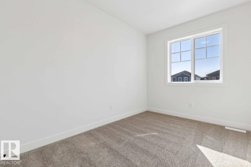 1519 Grant Way, Edmonton, AB - Indoor Photo Showing Other Room