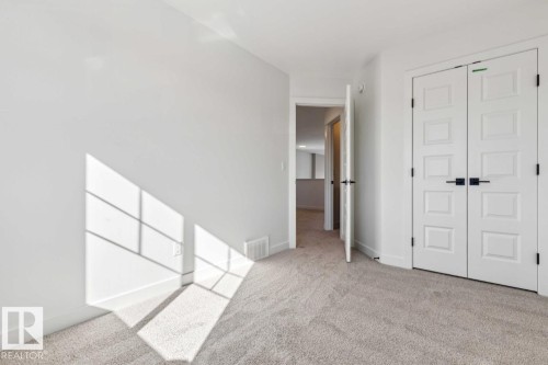 1519 Grant Way, Edmonton, AB - Indoor Photo Showing Other Room