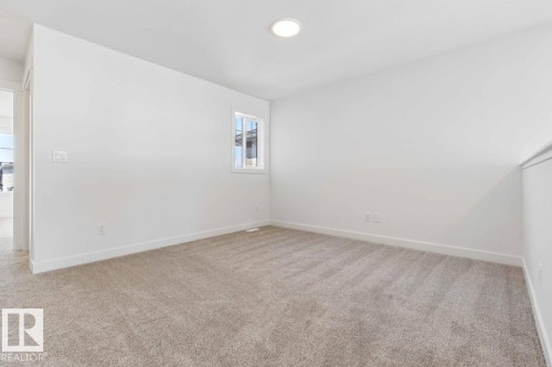 1519 Grant Way, Edmonton, AB - Indoor Photo Showing Other Room