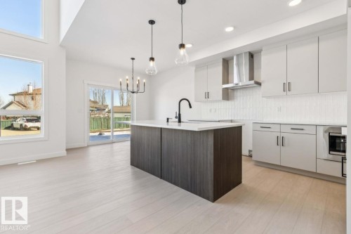 1519 Grant Way, Edmonton, AB - Indoor Photo Showing Kitchen With Upgraded Kitchen