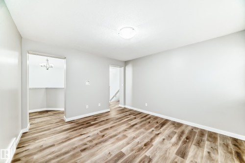 Edmonton, AB - Indoor Photo Showing Other Room