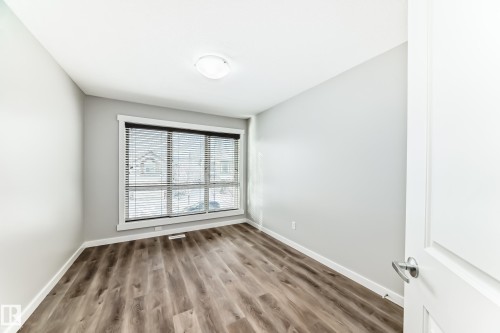 Edmonton, AB - Indoor Photo Showing Other Room
