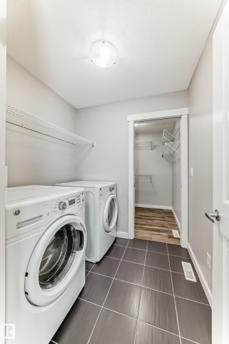 Edmonton, AB - Indoor Photo Showing Laundry Room