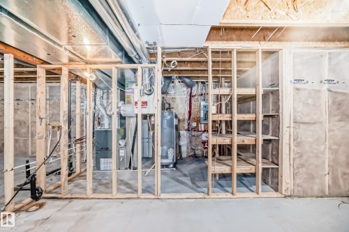 Edmonton, AB - Indoor Photo Showing Other Room