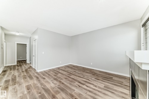 Edmonton, AB - Indoor Photo Showing Other Room
