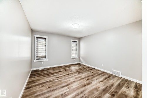Edmonton, AB - Indoor Photo Showing Other Room