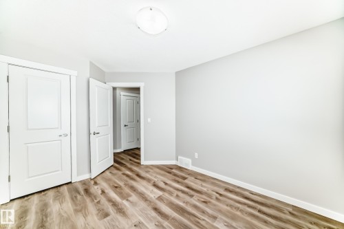 Edmonton, AB - Indoor Photo Showing Other Room