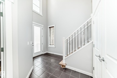 Edmonton, AB - Indoor Photo Showing Other Room