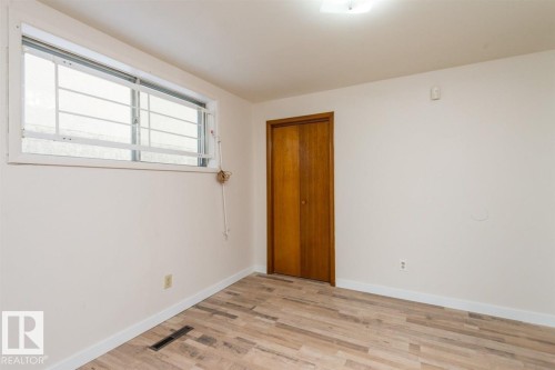 9850 81 Avenue, Edmonton, AB - Indoor Photo Showing Other Room