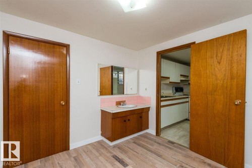9850 81 Avenue, Edmonton, AB - Indoor Photo Showing Other Room