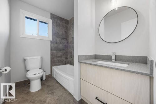 10458 166 Street, Edmonton, AB - Indoor Photo Showing Bathroom