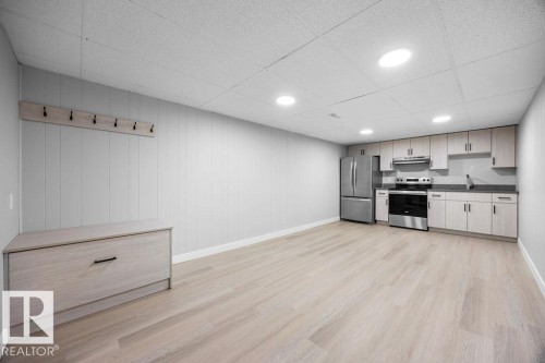 10458 166 Street, Edmonton, AB - Indoor