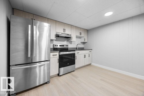 10458 166 Street, Edmonton, AB - Indoor Photo Showing Kitchen