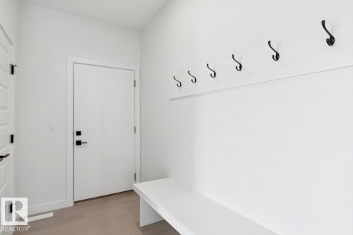 1525 Grant Way, Edmonton, AB - Indoor Photo Showing Other Room