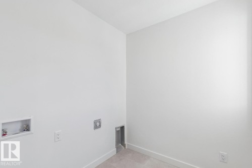1525 Grant Way, Edmonton, AB - Indoor Photo Showing Other Room