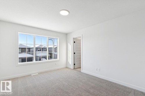 1525 Grant Way, Edmonton, AB - Indoor Photo Showing Other Room