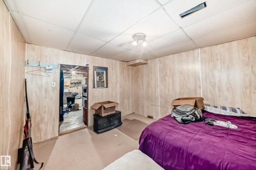 13444 61 Street, Edmonton, AB - Indoor Photo Showing Bedroom