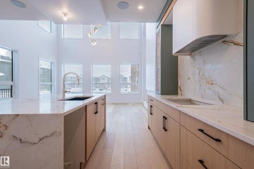 43 Eldridge Point(E), St. Albert, AB - Indoor Photo Showing Kitchen With Upgraded Kitchen