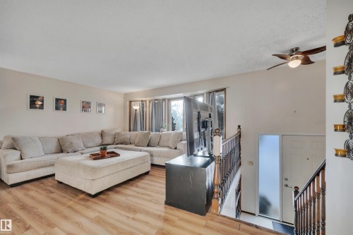 4314 39 Avenue, Leduc, AB - Indoor Photo Showing Living Room