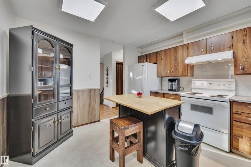 4314 39 Avenue, Leduc, AB - Indoor Photo Showing Kitchen