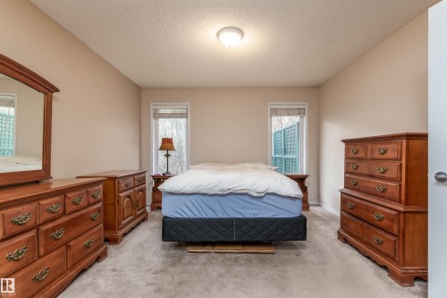 33 Eldorado Drive, St. Albert, AB - Indoor Photo Showing Bedroom