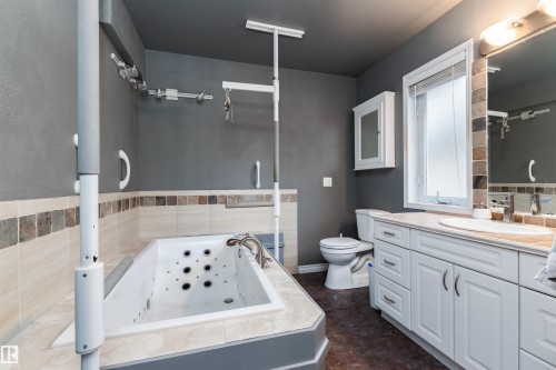 33 Eldorado Drive, St. Albert, AB - Indoor Photo Showing Bathroom