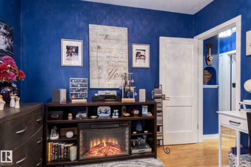 11844 96 Street, Edmonton, AB - Indoor With Fireplace