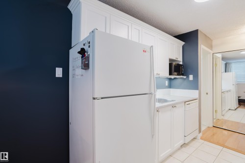 106 11217 103 Avenue, Edmonton, AB - Indoor Photo Showing Other Room