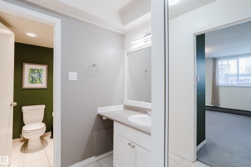 106 11217 103 Avenue, Edmonton, AB - Indoor Photo Showing Bathroom