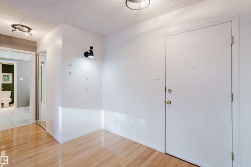 106 11217 103 Avenue, Edmonton, AB - Indoor Photo Showing Other Room
