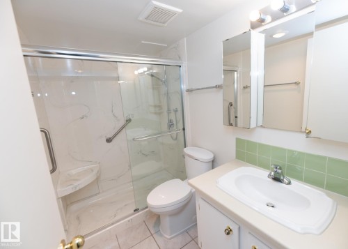 1202 9835 113 Street, Edmonton, AB - Indoor Photo Showing Bathroom