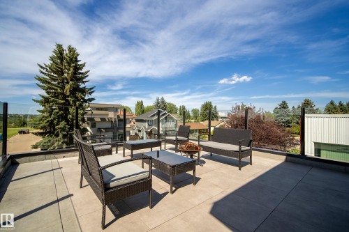 8803 Strathearn Drive, Edmonton, AB - Outdoor