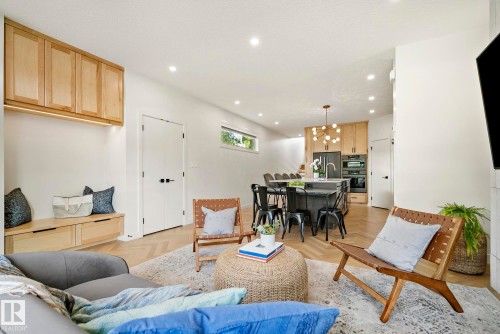 8803 Strathearn Drive, Edmonton, AB - Indoor Photo Showing Living Room