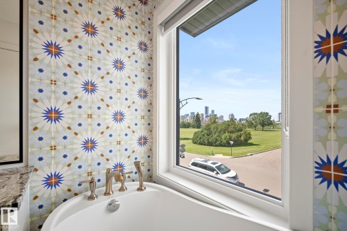 8803 Strathearn Drive, Edmonton, AB - Indoor Photo Showing Bathroom