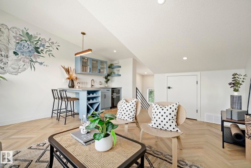 8803 Strathearn Drive, Edmonton, AB - Indoor Photo Showing Living Room