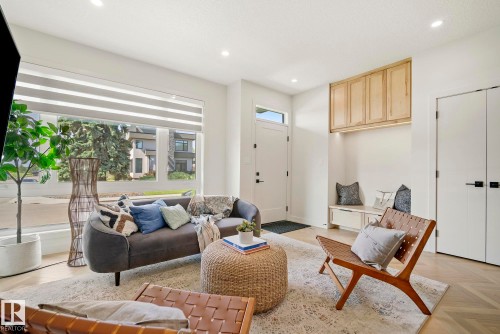 8803 Strathearn Drive, Edmonton, AB - Indoor Photo Showing Living Room