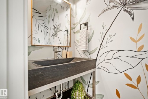 8803 Strathearn Drive, Edmonton, AB - Indoor Photo Showing Other Room